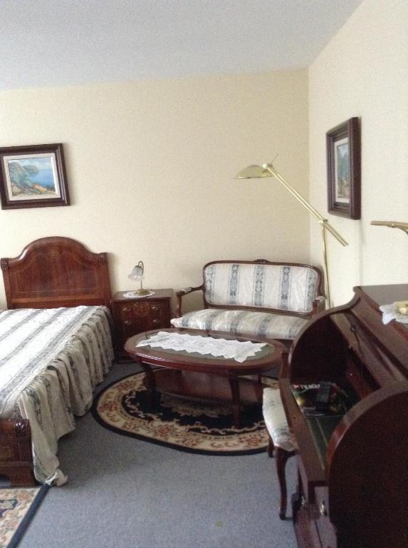 Hotel Zum Stresemann 2*