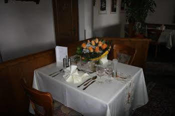 Zum Stresemann Hotel 2*